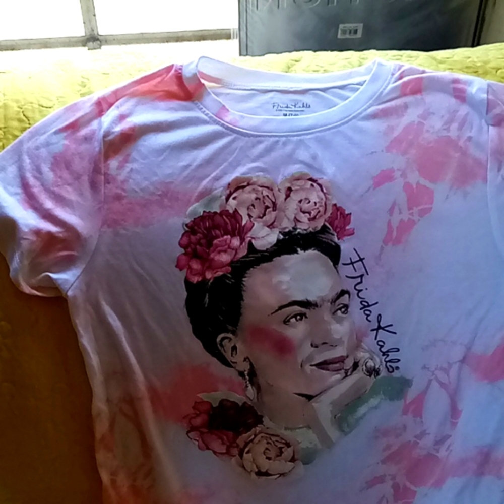 Frida kahlo white and pink tee with picture on front of shirt